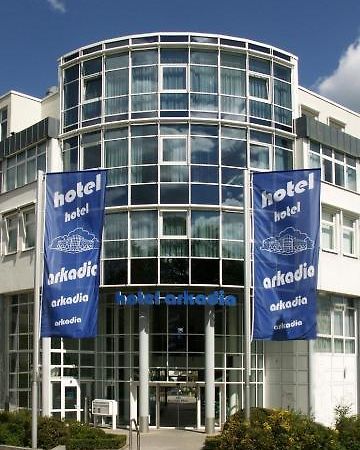 Hotel Arkadia Friedrichsdorf Bagian luar foto